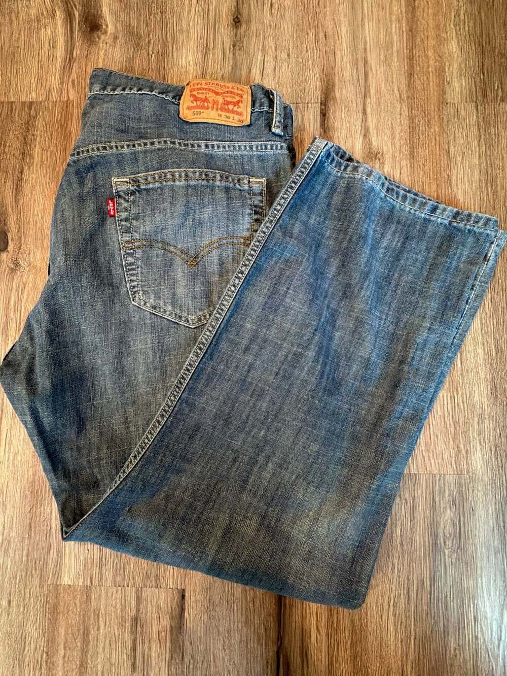 Levis 569 Loose Straight Jeans Size 36x30 Medium Wash Denim